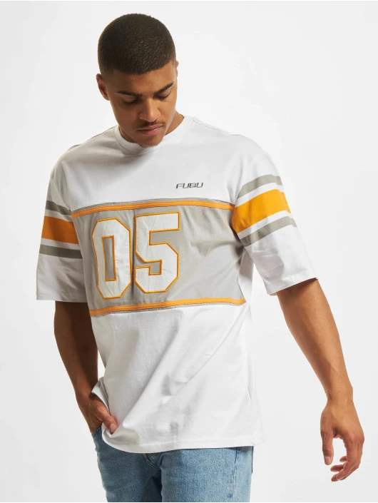 FUBU Herren T-Shirt Corporate Block In Weiß 3 FUBU Herren T-Shirt Corporate Block In Weiß