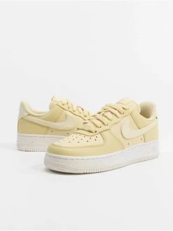 Nike Sneaker Air Force 1 '07 Essential In Gelb