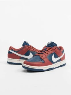Nike Sneaker Dunk Low In Rot