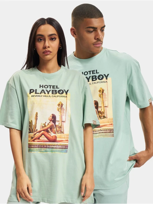Playboy X DEF T-Shirt Poolside In Grün 3 Playboy X DEF T-Shirt Poolside In Grün
