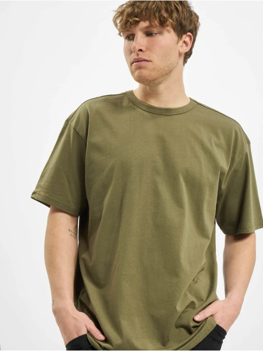 URBAN CLASSICS Herren T-Shirt Organic Basic Tee In Olive 3 URBAN CLASSICS Herren T-Shirt Organic Basic Tee In Olive