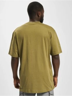 URBAN CLASSICS Herren T-Shirt Tall In Olive -Only & Sons Shop urban classics t shirt olive 866901 1