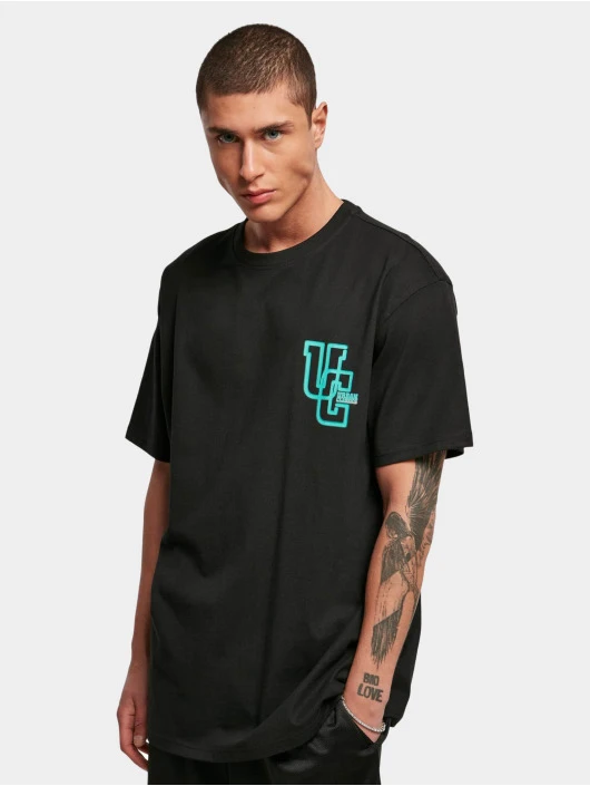 URBAN CLASSICS Herren T-Shirt Glow Logo In Schwarz 3 URBAN CLASSICS Herren T-Shirt Glow Logo In Schwarz