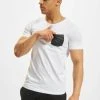 URBAN CLASSICS Herren T-Shirt Leather Imitation Pocket In Weiß